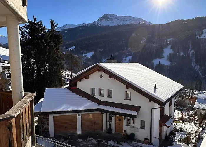 Apartment & Mountain View *